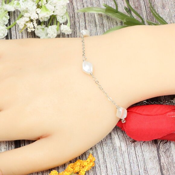 "Trendy Handmade Bracelet – A Stylish Gift for Women & Girls, MAR091773 - Picture 7 of 10